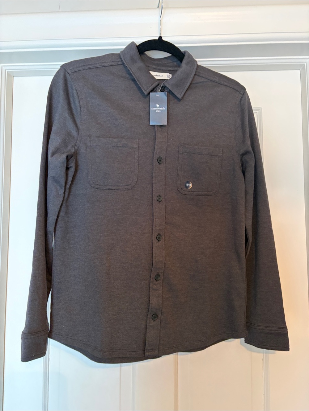 NWT Abercrombie Kids Size 13/14 Long-Sleeve Shirt in Charcoal Gray